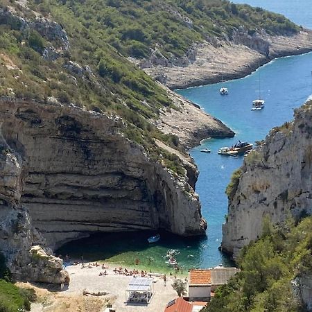 Holiday Home Stiniva Vis Eksteriør billede